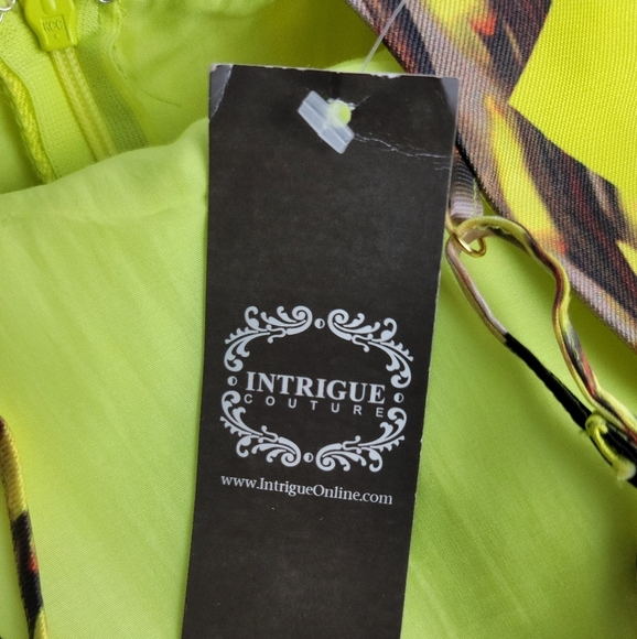 INTRIGUE COUTURE Back Out Geometric Halter Swing Dress - Picture 7 of 11